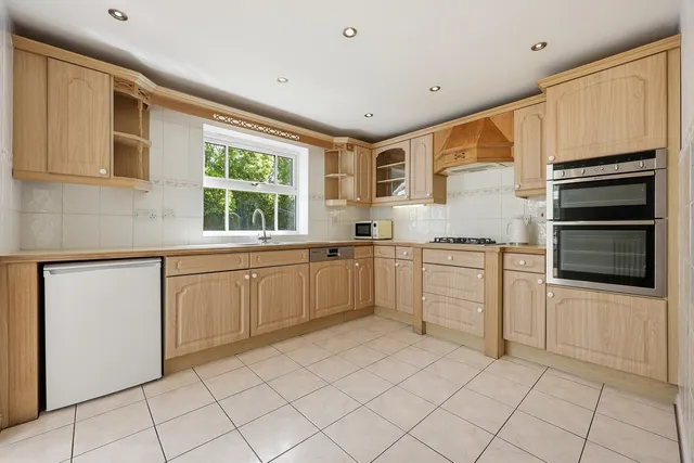 Cleves Close, Loughton, IG10, photo 3