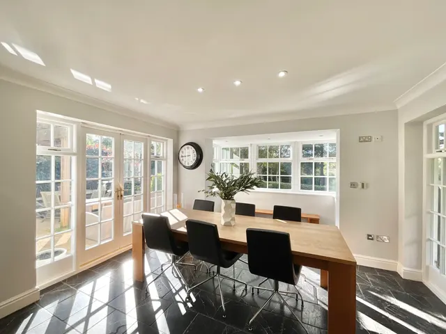 Kingswood Avenue, Weston, CW2, photo 3