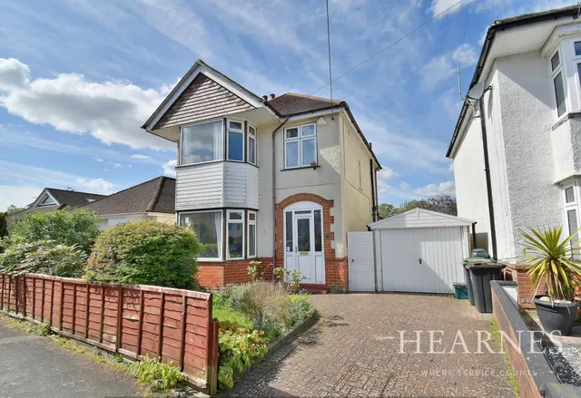 Clayford Avenue, BH22, photo 1