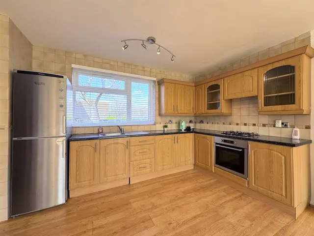 Stratton Close, Edgware, HA8, photo 1