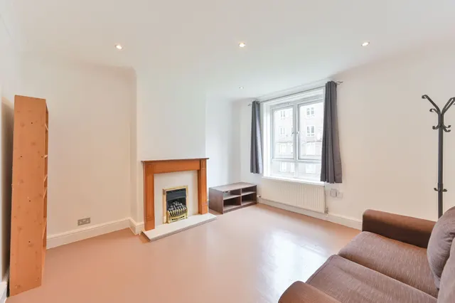 10 Pulham House, Dorset Road, London, photo 1