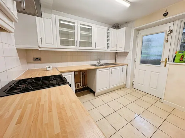 Park View, Llanharan, CF72, photo 3