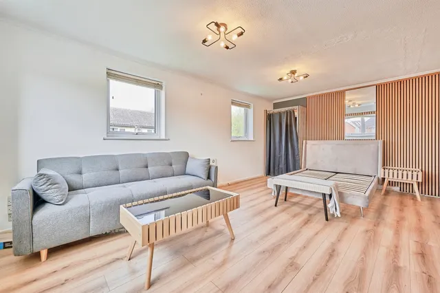 Carnation Drive, Saffron Walden, CB10, photo 2