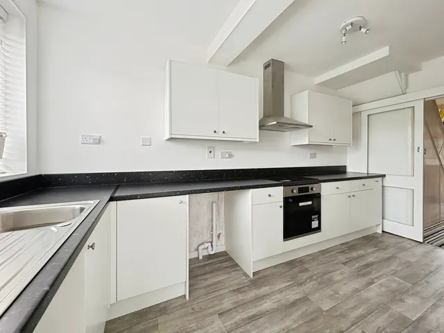 Photo 2 — Chewton Close, Fishponds, Bristol
