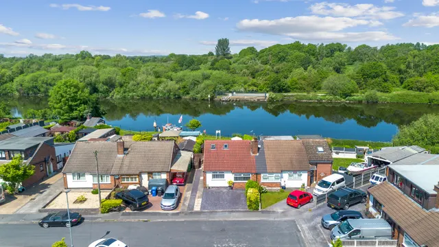 Photo 3 — Alderley Road, Thelwall, Warrington, Warrington, WA4 2JA