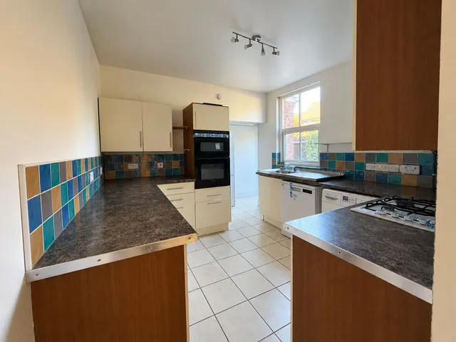 Brook End, Weston Turville, HP22, photo 2