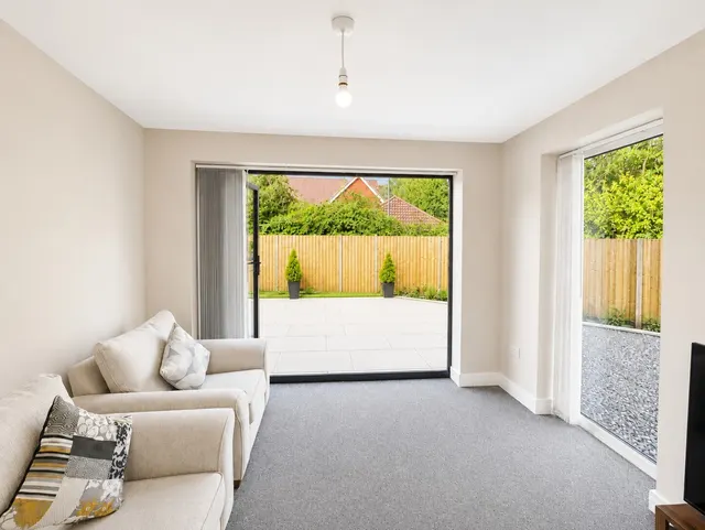 Swaythling Road, West End, SO18, photo 3