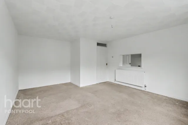 Viaduct Court, Pontypool, NP4, photo 3