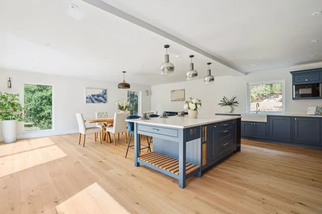 Photo 2 — Whitmore Vale Road, Hindhead, Surrey, GU26 6JA
