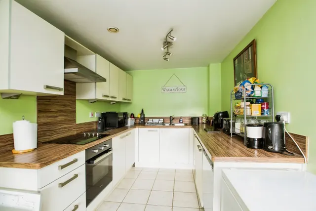 Dewsbury Road, Elland, HX5, photo 3