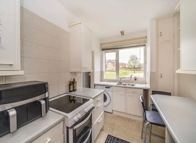 Photo 2 — Putney Hill, Putney, SW15