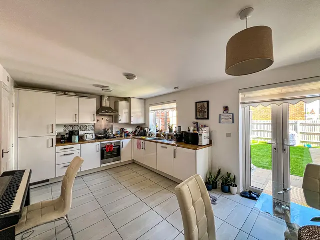 Photo 3 — Kilham Way, Ferring, Worthing