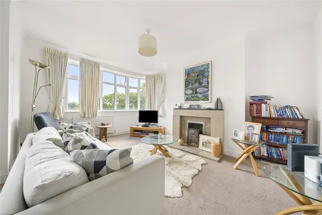 Photo 2 — The Crescent, Surbiton, KT6