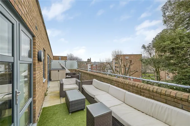 Photo 2 — Oldridge Road, London, SW12