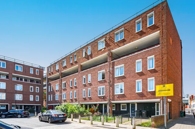 Photo 2 — 148 Tiverton Road, London