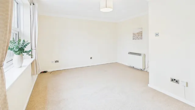Photo 3 — Denham Close, Bury St Edmunds, Suffolk