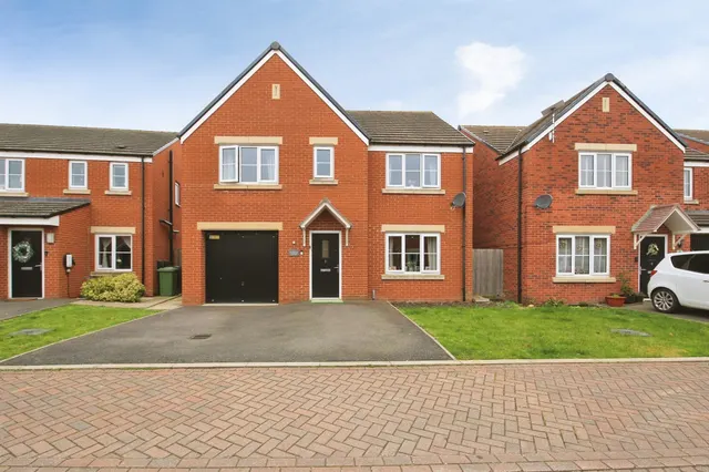 Fenton Close, Hampton Gardens, Peterborough, photo 1