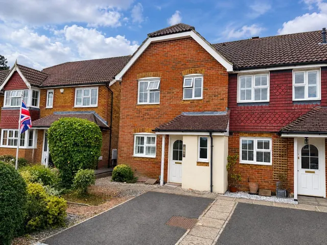 Folks Wood Way, Lympne, photo 1
