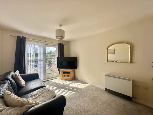 Cronton Lane, Widnes, WA8, photo 2