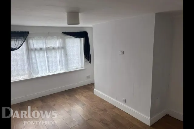 Holly Street, Pontypridd, photo 2