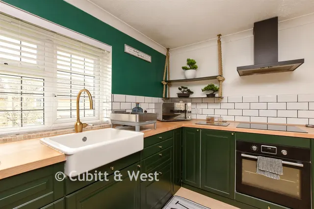 Cheviot Walk, West Green, RH11, photo 2