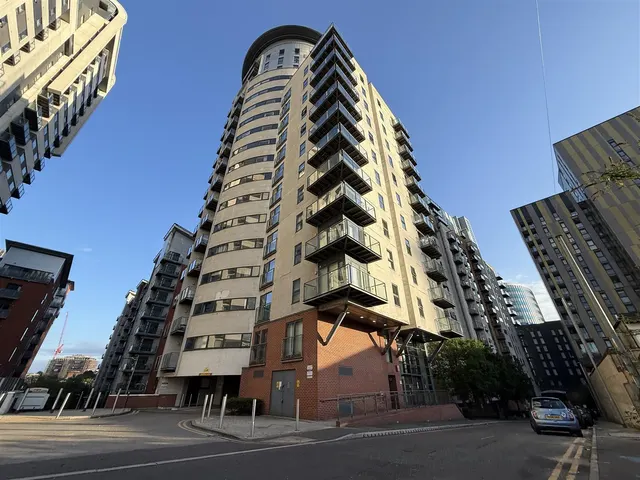 Fernie Street, Green Quarter, M4, photo 1