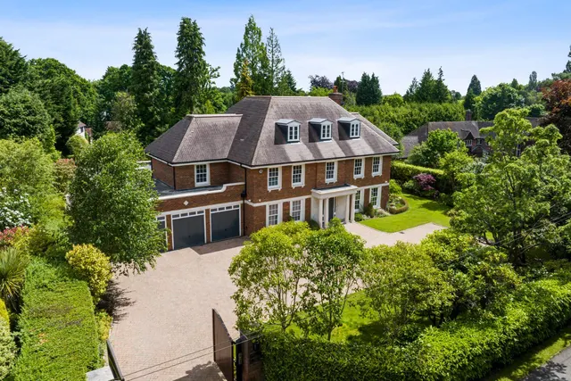 6 bedroom house — Priory Road, Sunningdale, Ascot, Berkshire, SL5 9RQ