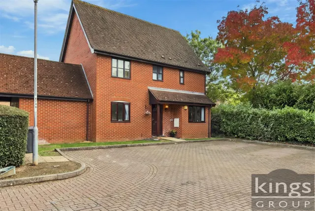 Aynsley Gardens, Church Langley, photo 1