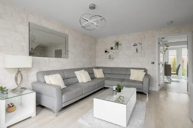 Photo 2 — Honeysuckle Drive, Cumbernauld, G68 9GF