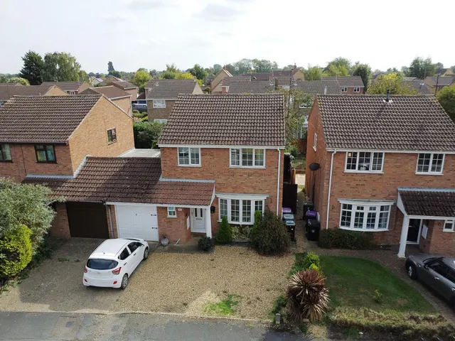 4 bedroom house, Swift Close, Deeping St. James, PE6