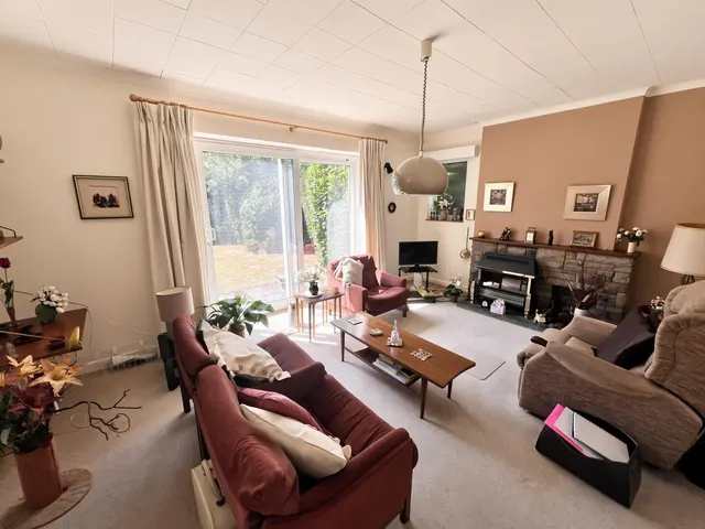 Valley Drive, Handforth, SK9, photo 3