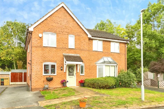 Cae'r Efail, Acrefair, LL14, photo 1