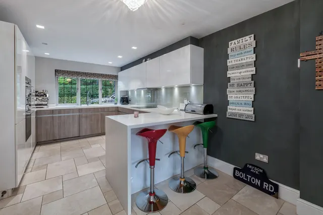 Heyes Lane, Alderley Edge, photo 3