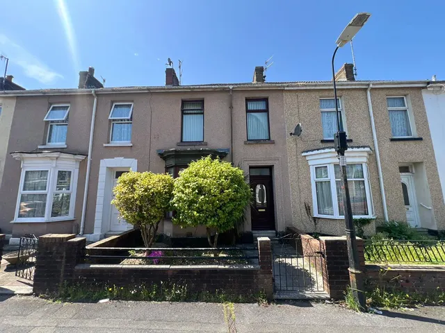 Coldstream Street, Llanelli, SA15, photo 1