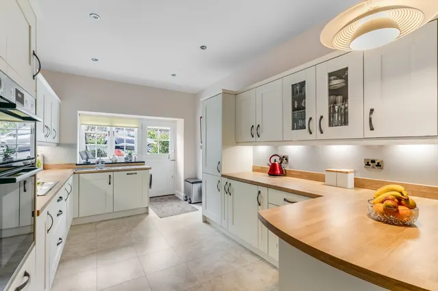 Riverside Walk, Airton, BD23, photo 3