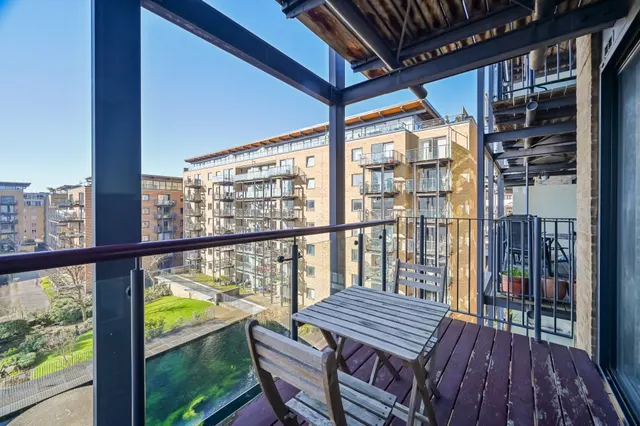Photo 2 — 229 Berglen Court, 7 Branch Road, London