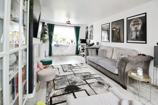 Home Lea, Leeds, LS26, photo 2