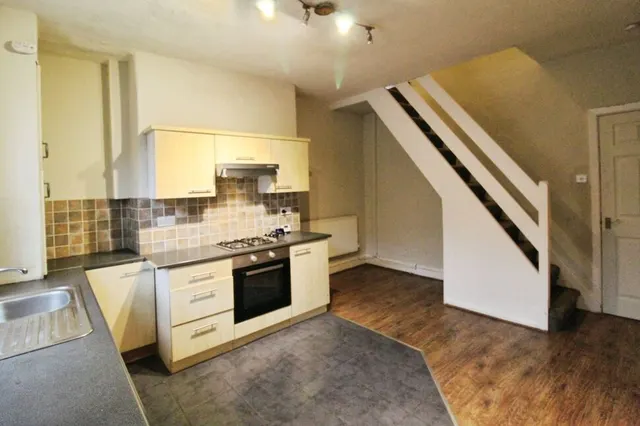 Photo 3 — Glen Street, Colne, Lancashire, BB8