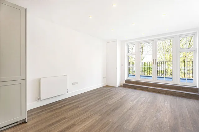 Chase Side, Southgate, London, N14 4PR, photo 1