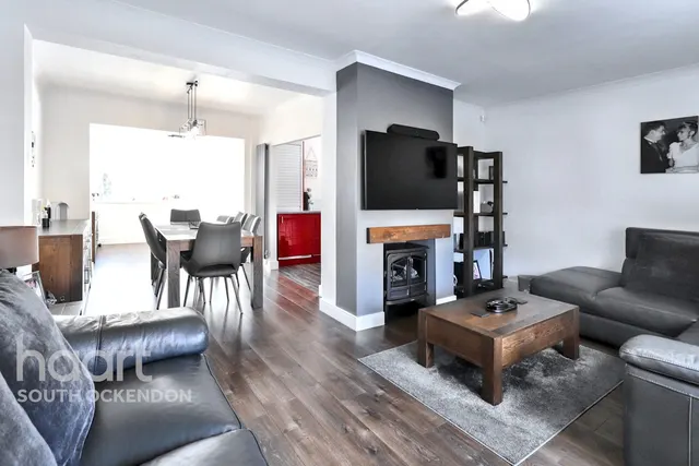 Swale Close, Aveley, RM15, photo 2