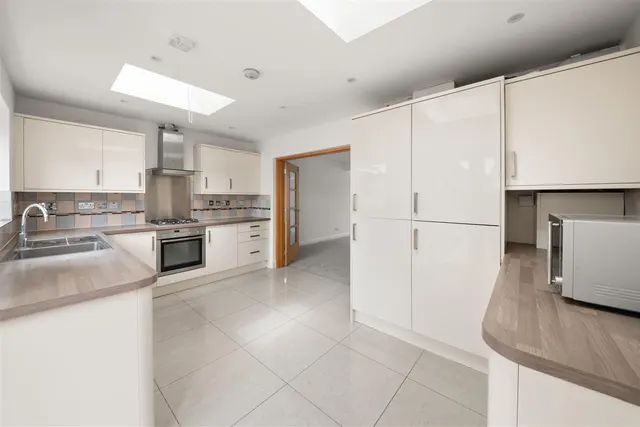 Sedgwick Avenue, Hillingdon, photo 1