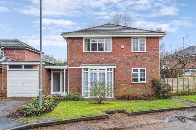 High Elms Close, Northwood, photo 1