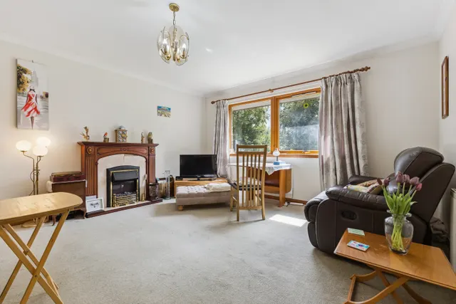 Glenfield Cottage, Logiealmond, PH1, photo 3