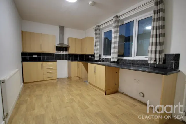 Vansittart Street, CO12, photo 1