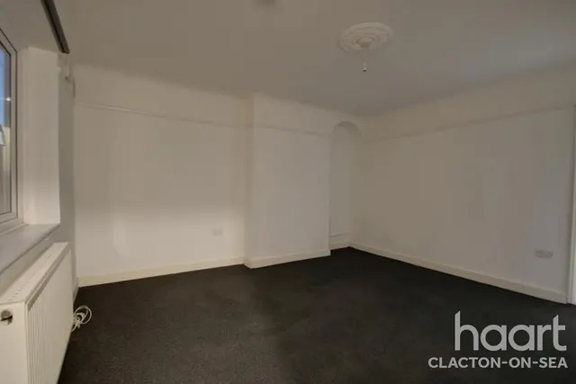 Vansittart Street, CO12, photo 2