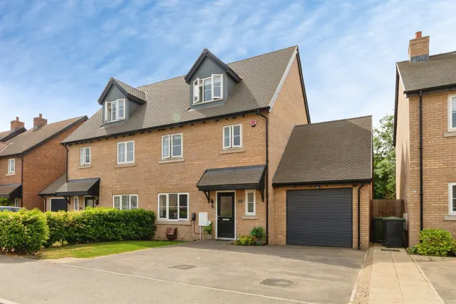 Bates Avenue, Arlesey, photo 1