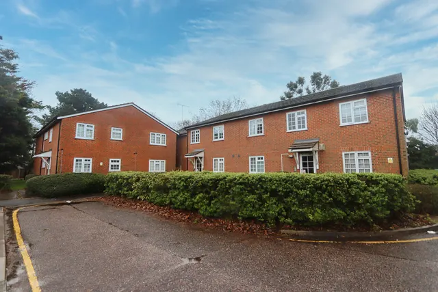 Barkwood Close, Romford, Essex, RM7 7AG, photo 1