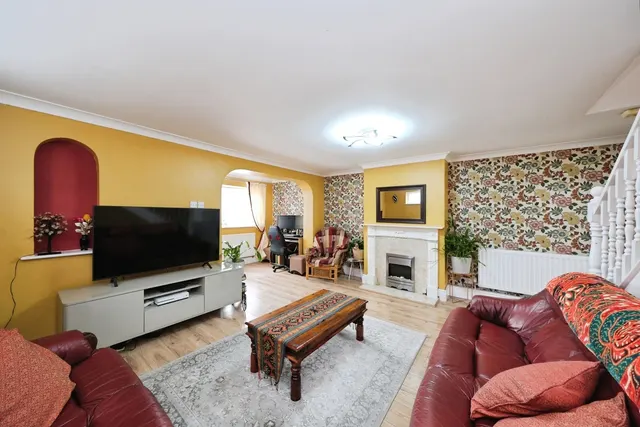 Photo 2 — Colby Close, Forest Town, Mansfield, Nottinghamshire, NG19