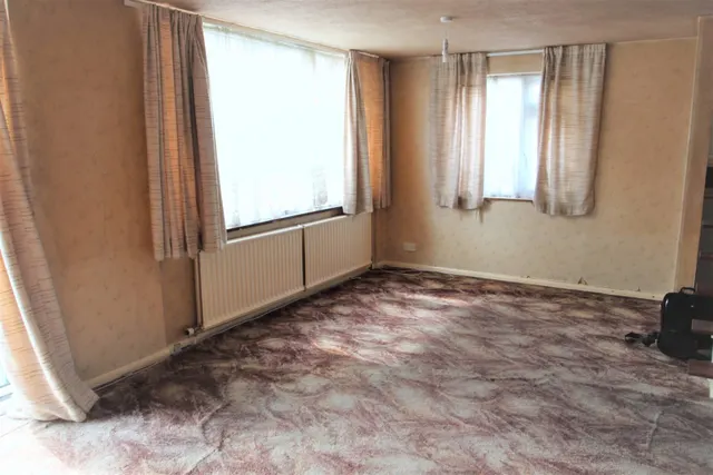 Photo 2 — Knockhall Road, Greenhithe
