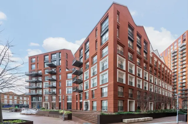 Exchange Gardens, Vauxhall, SW8, photo 1